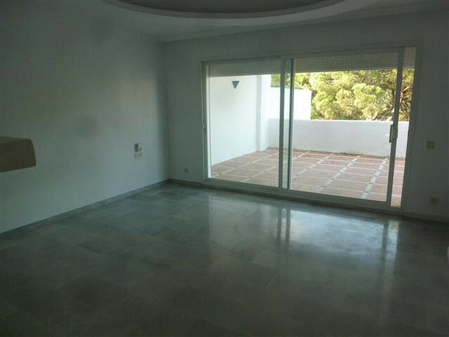 Penthouse Guadalmina Baja Málaga - image 15