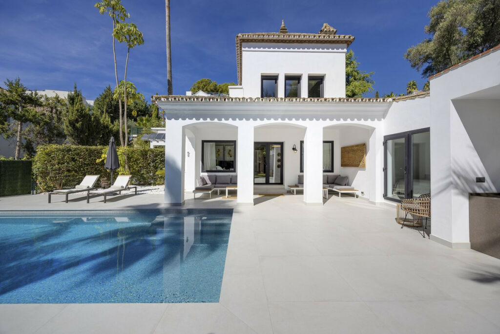 Detached Villa El Paraiso Málaga - image 15