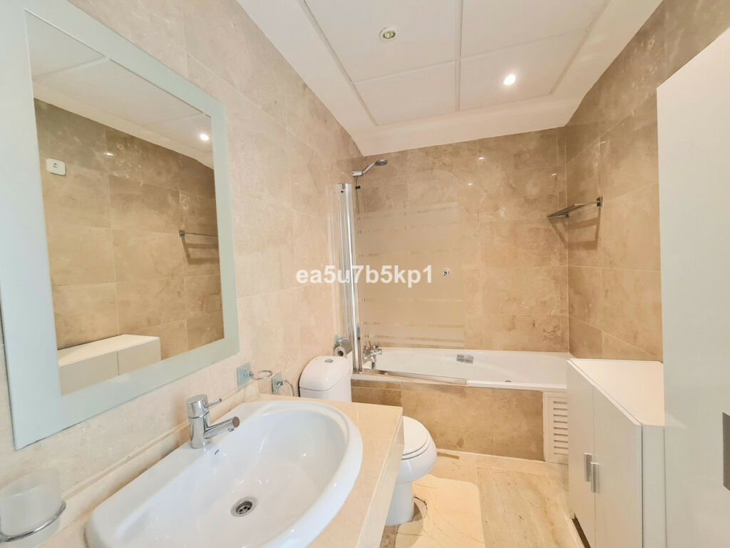 Penthouse Duplex La Duquesa Málaga - image 15