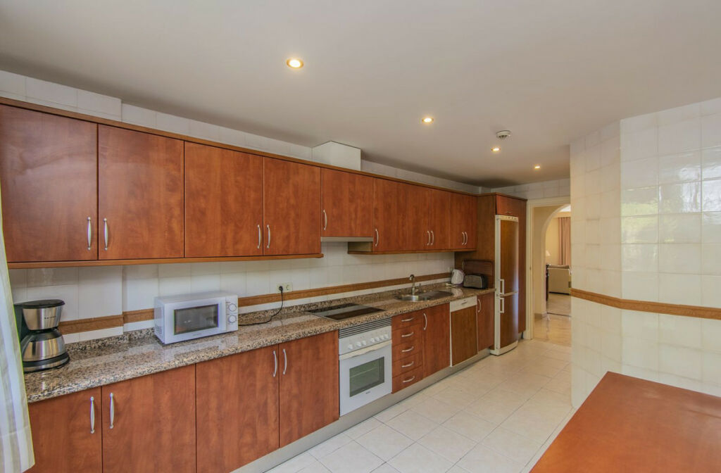 Ground Floor Apartment Puerto Banús Málaga - image 15