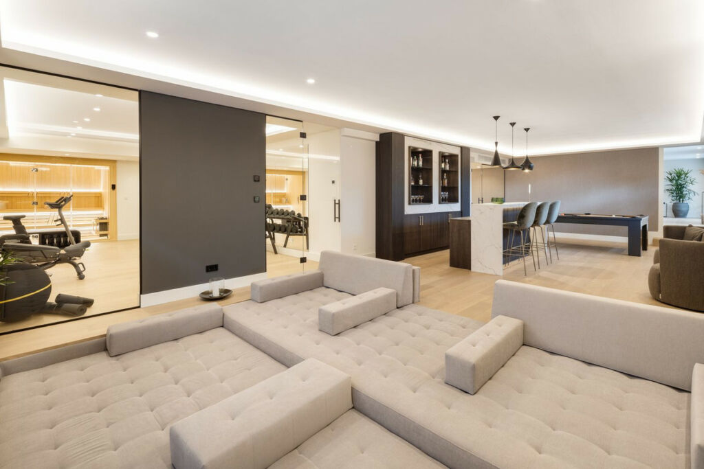 Detached Villa Nueva Andalucía Málaga - image 18