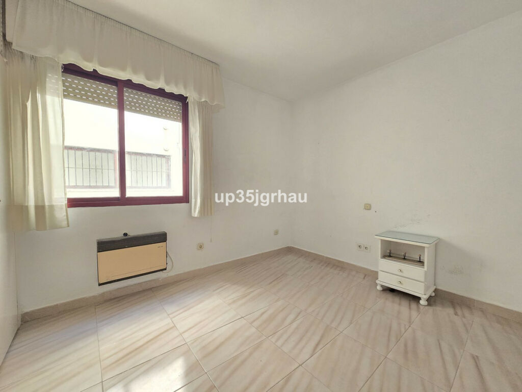 Middle Floor Apartment Estepona Málaga - image 16