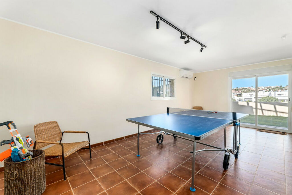 Detached Villa Riviera del Sol Málaga - image 16