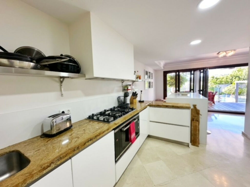 Semi-Detached House La Heredia Málaga - image 16