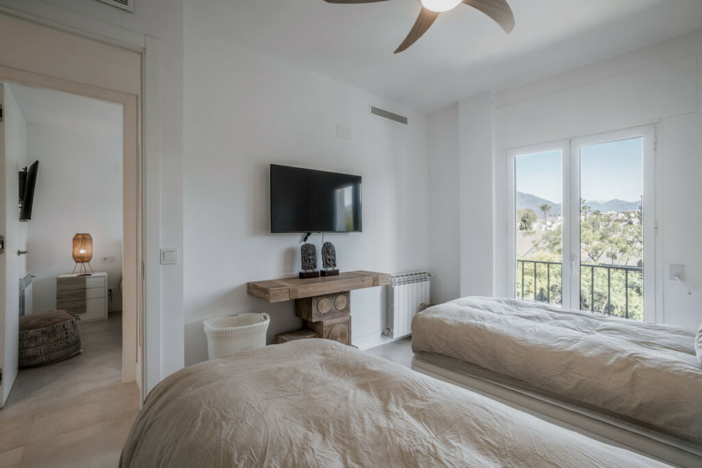 Penthouse Nueva Andalucía Málaga - image 16