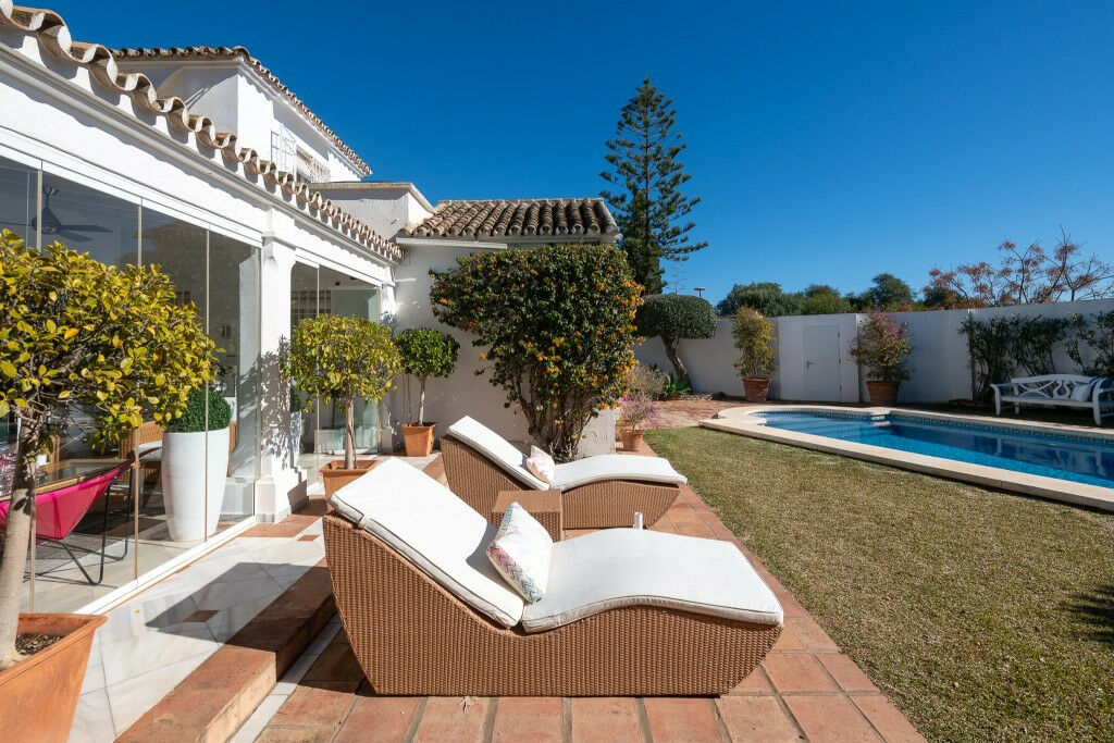 Detached Villa Marbella Málaga - image 16
