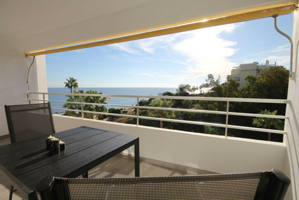 Middle Floor Studio Calahonda Málaga - image 16