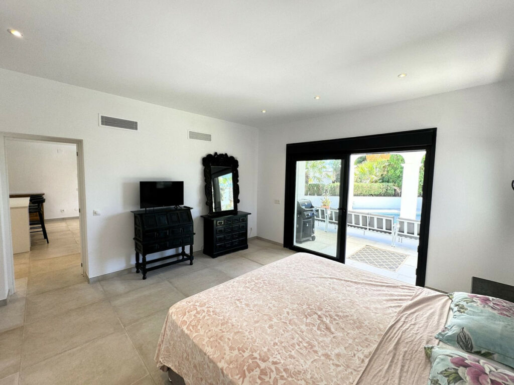 Detached Villa Marbesa Málaga - image 16