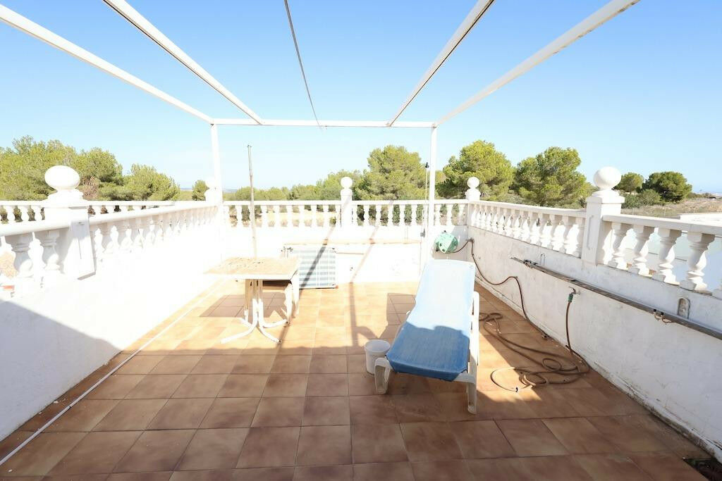 Townhouse Villamartin Alicante - image 17