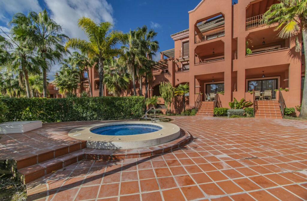 Ground Floor Apartment Puerto Banús Málaga - image 16