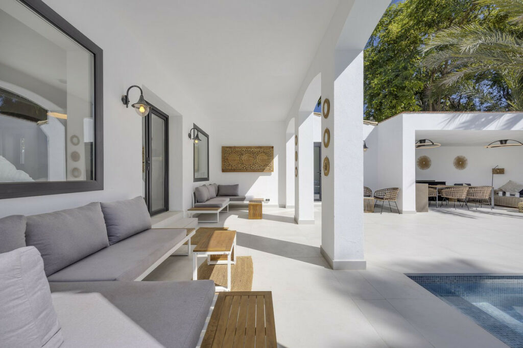 Detached Villa El Paraiso Málaga - image 16