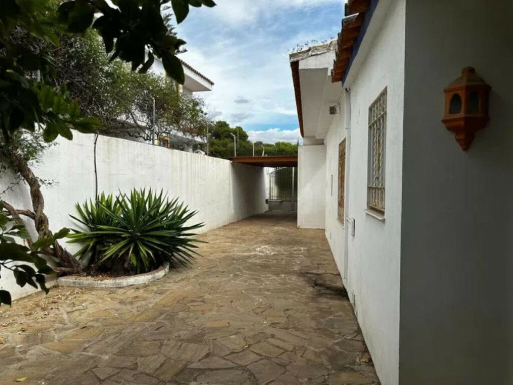 Detached Villa Marbella Málaga - image 16