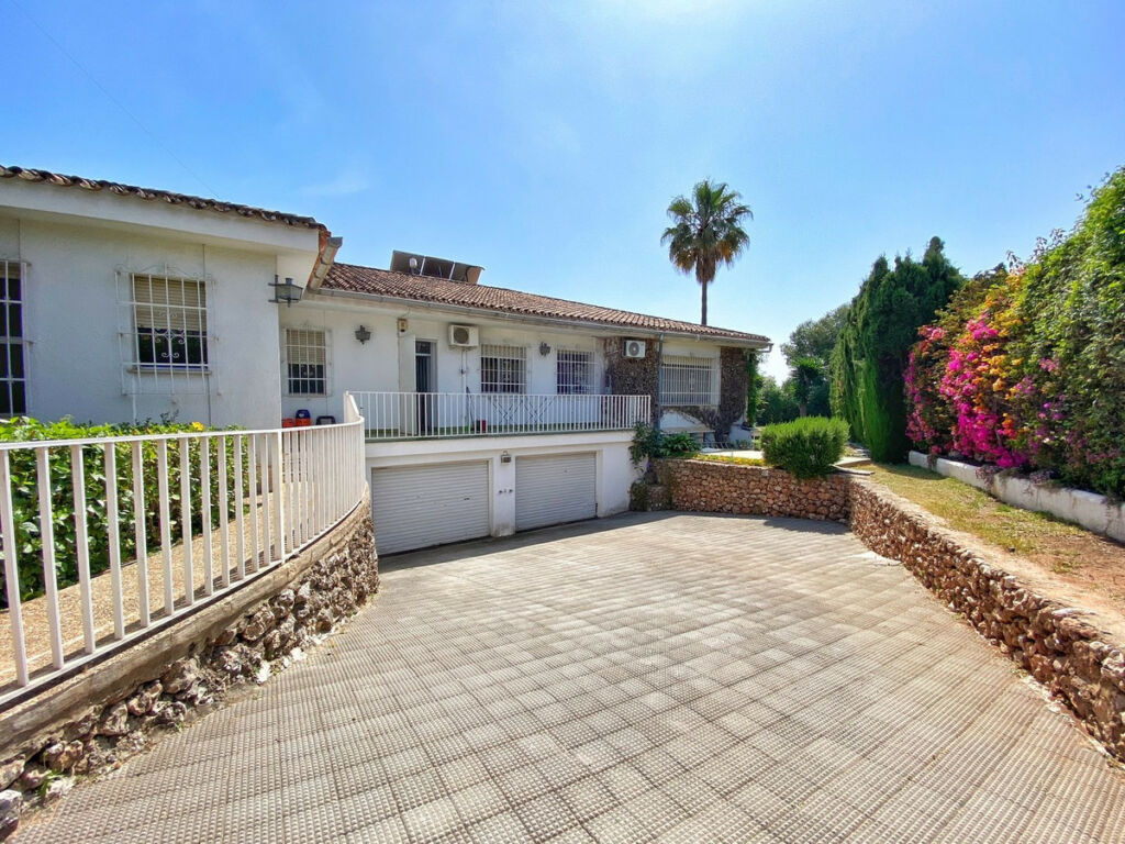 Detached Villa Marbella Málaga - image 16