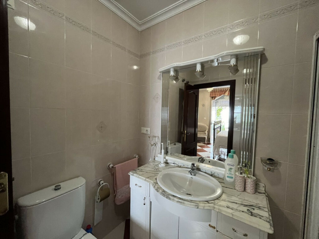Townhouse Pizarra Málaga - image 16