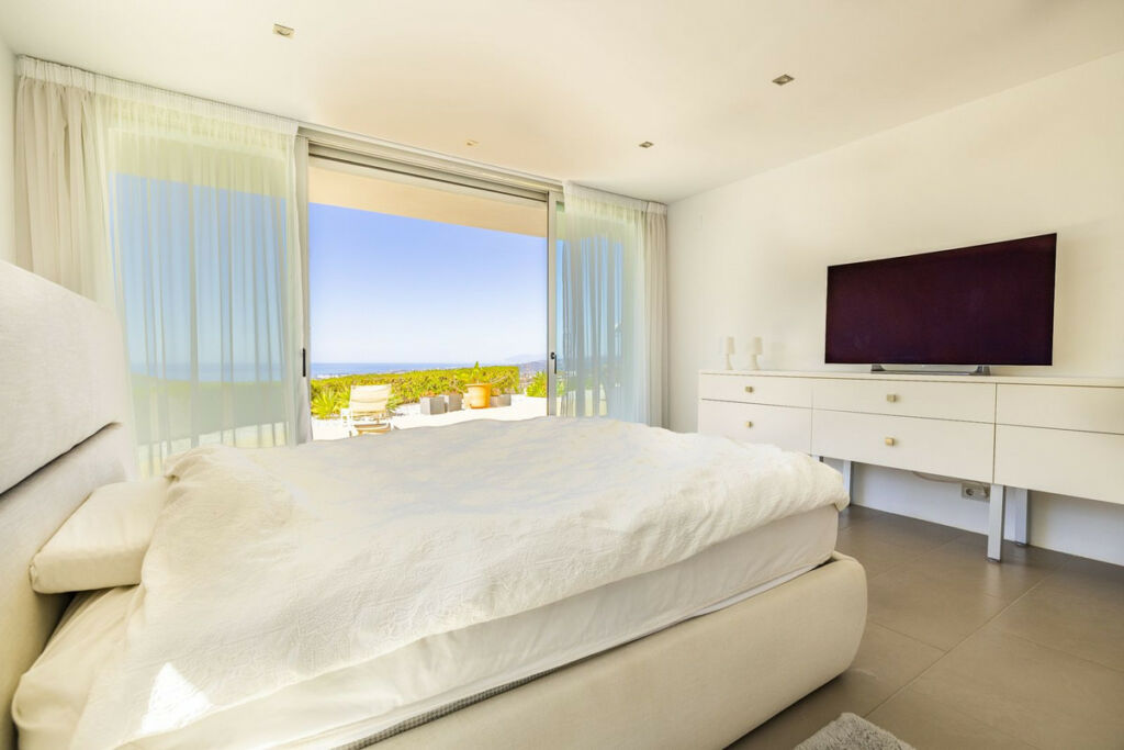Detached Villa Sayalonga Málaga - image 18