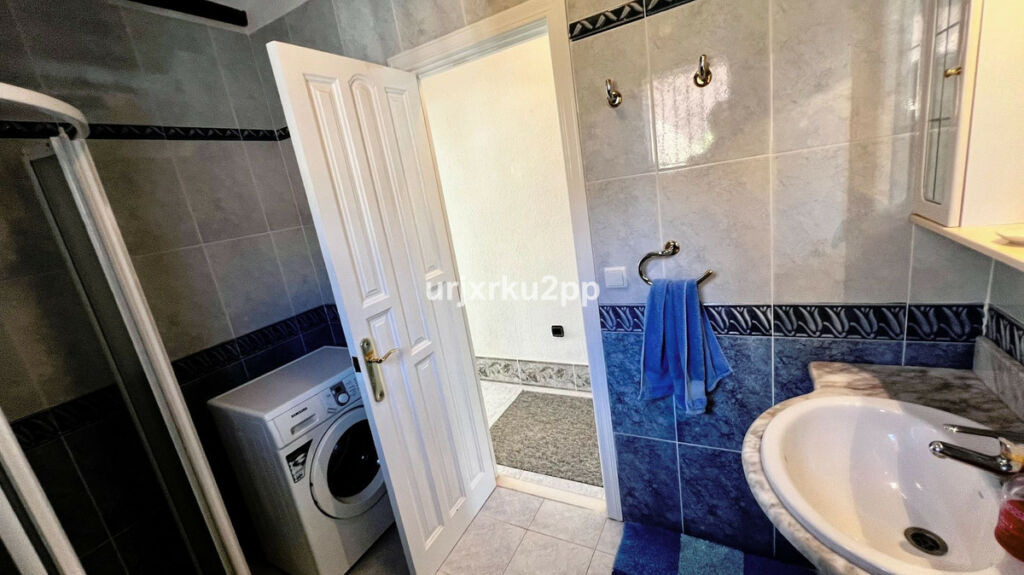 Detached Villa Playa Flamenca Alicante - image 17