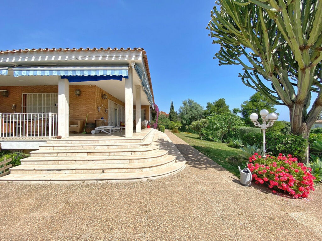 Detached Villa Marbella Málaga - image 17
