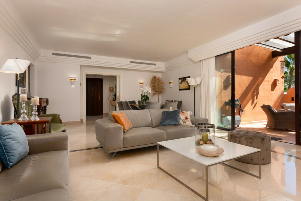 Penthouse Duplex Nueva Andalucía Málaga - image 17