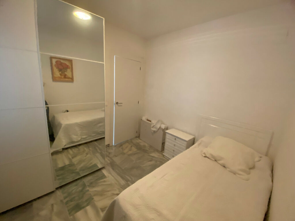 Middle Floor Apartment Fuengirola Málaga - image 17