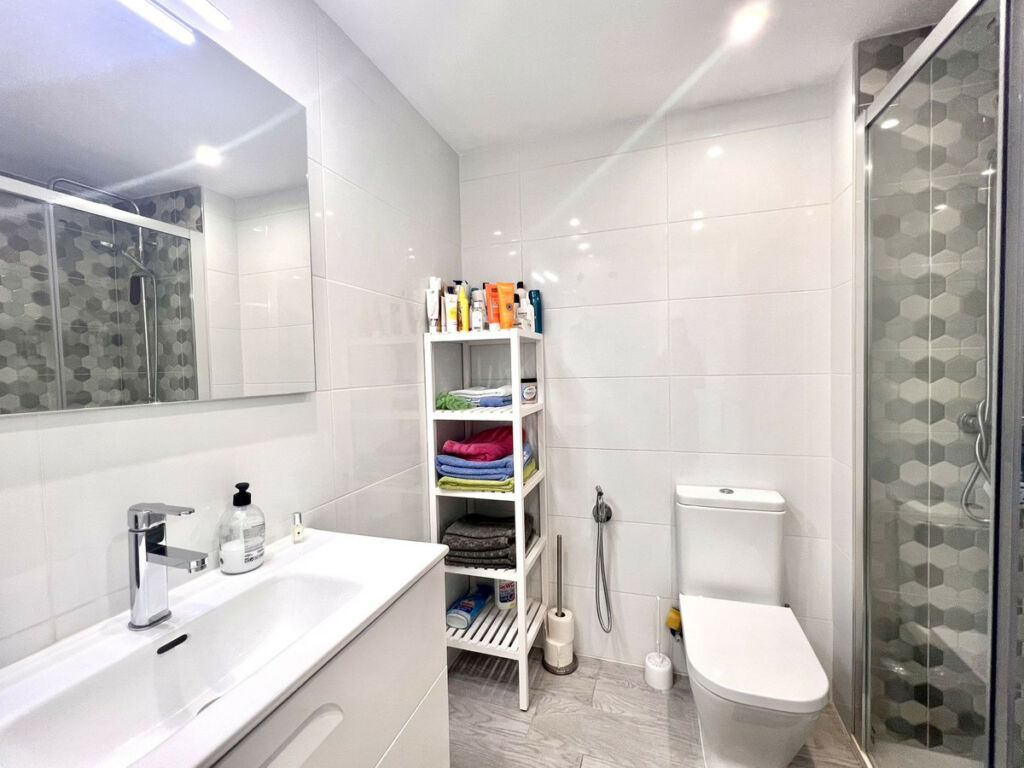 Middle Floor Apartment Fuengirola Málaga - image 17