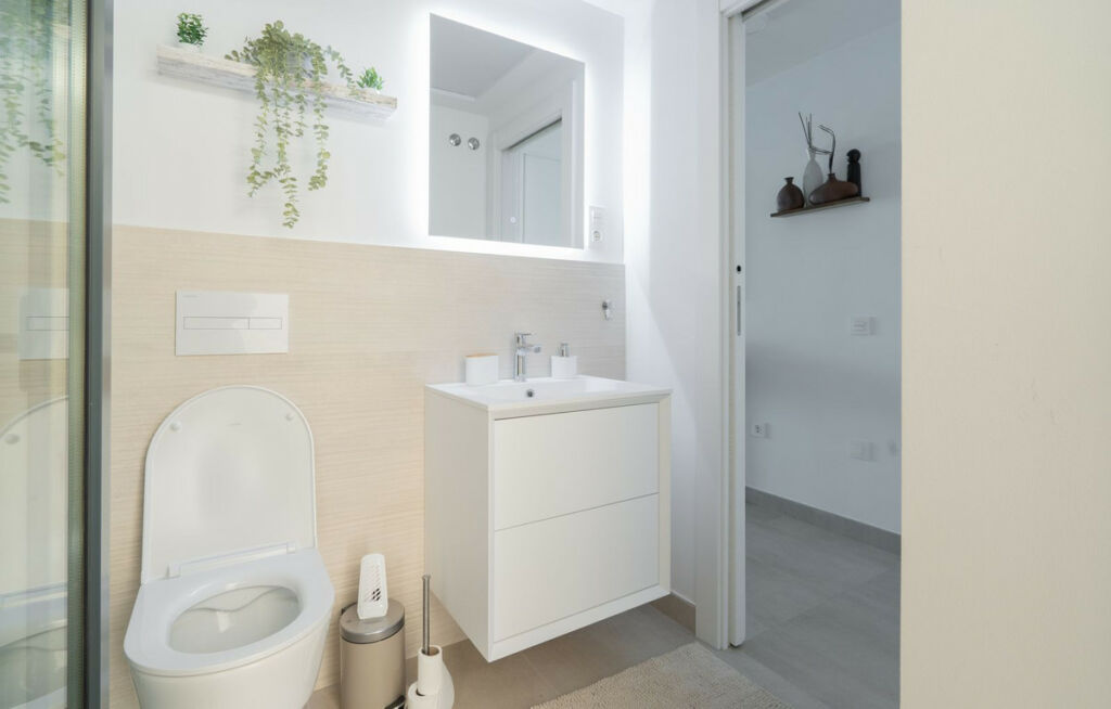 Middle Floor Apartment Fuengirola Málaga - image 17