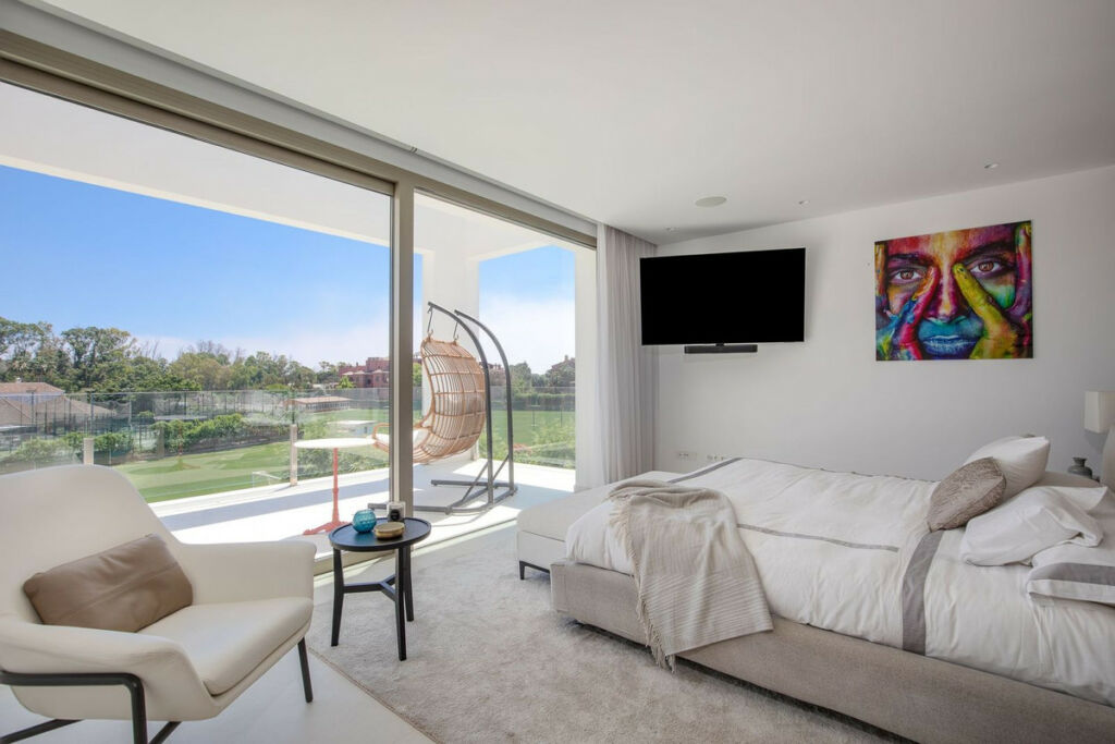 Detached Villa Guadalmina Baja Málaga - image 18