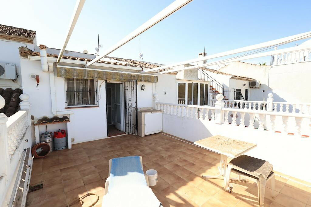 Townhouse Villamartin Alicante - image 18