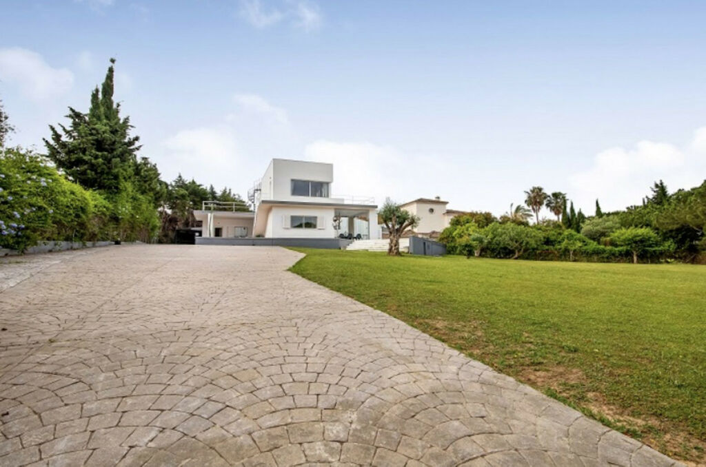 Detached Villa Sotogrande Alto Cádiz - image 17