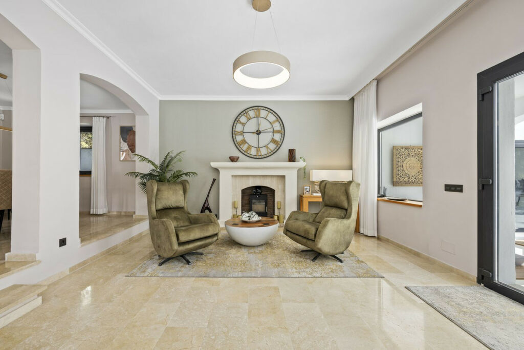 Detached Villa El Paraiso Málaga - image 17