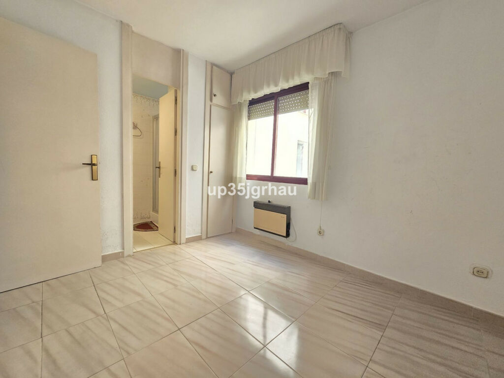Middle Floor Apartment Estepona Málaga - image 17