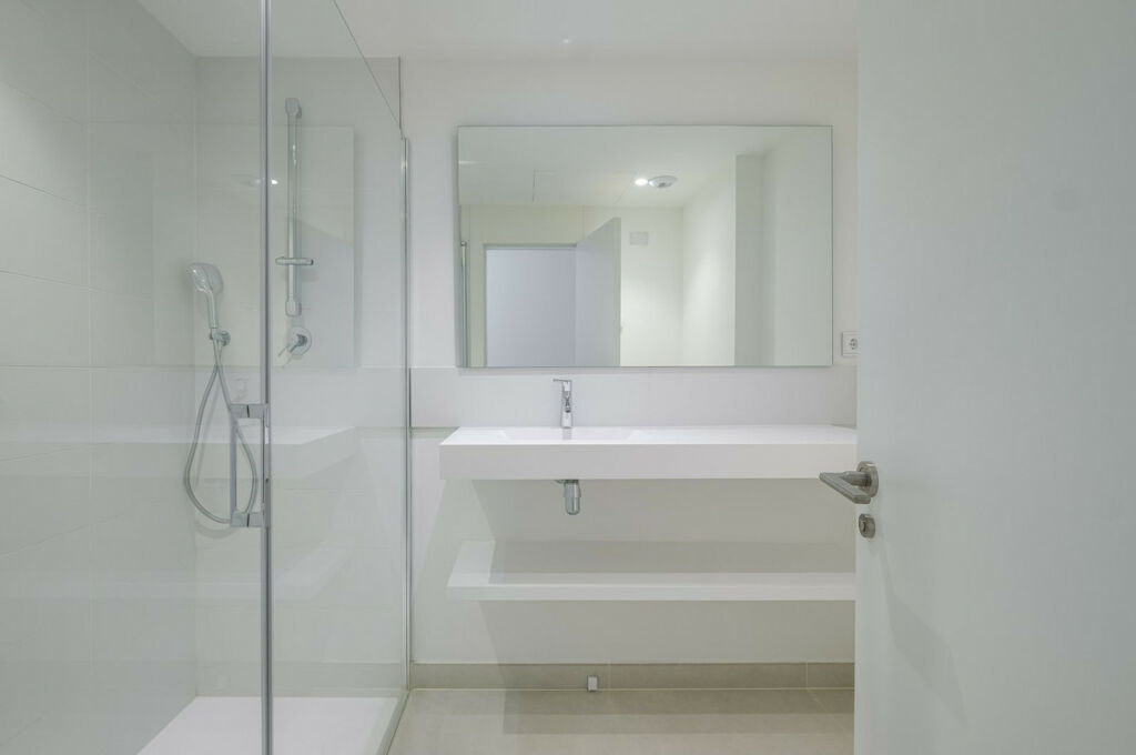 Middle Floor Apartment Carvajal Málaga - image 17