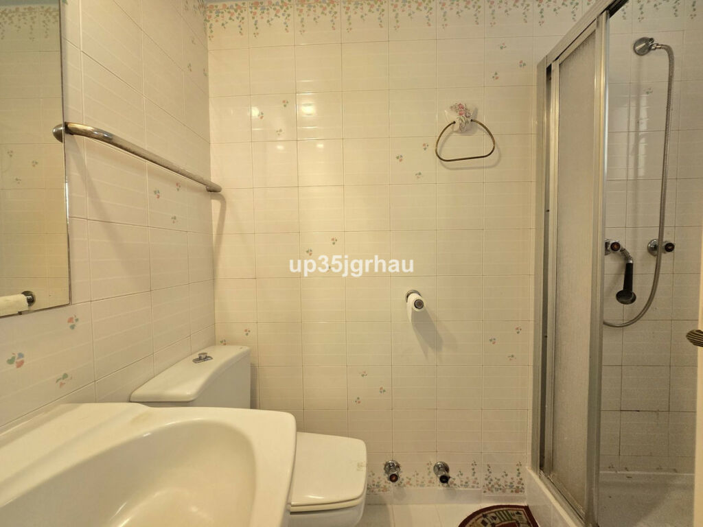 Middle Floor Apartment Estepona Málaga - image 18