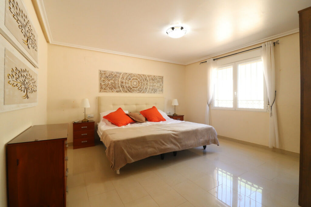 Detached Villa La Escuera Alicante - image 18