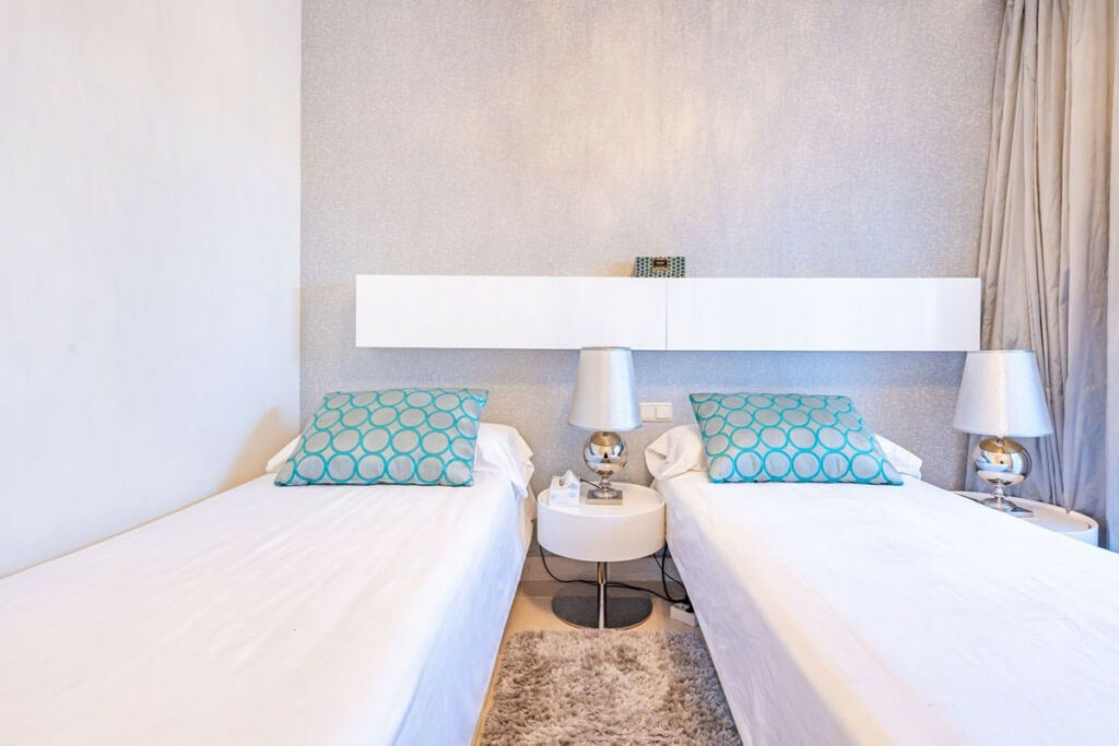 Ground Floor Apartment Benahavís Málaga - image 18