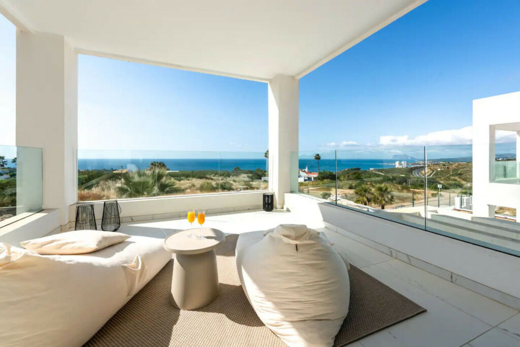 Detached Villa San Roque Cádiz - image 18