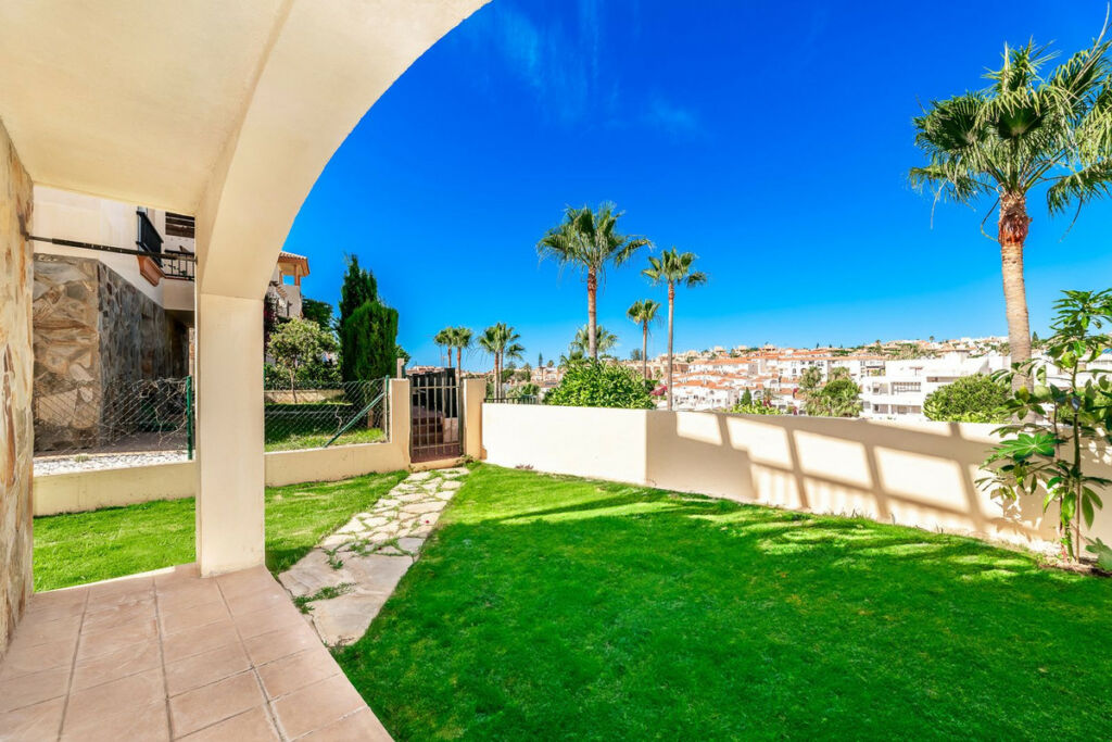 Detached Villa Riviera del Sol Málaga - image 18