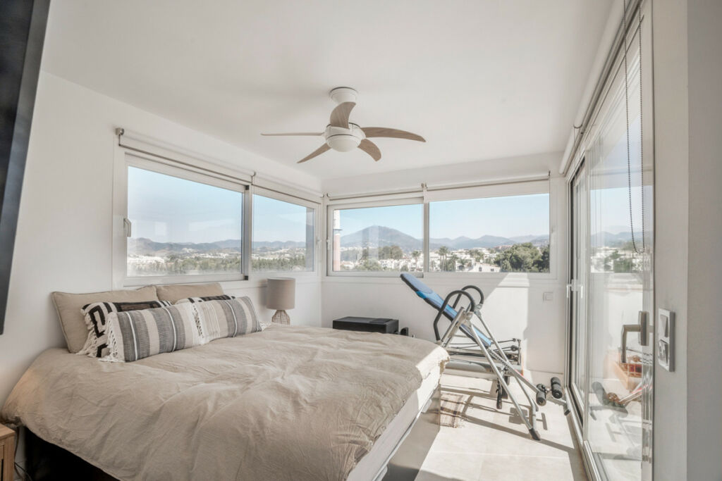 Penthouse Nueva Andalucía Málaga - image 18