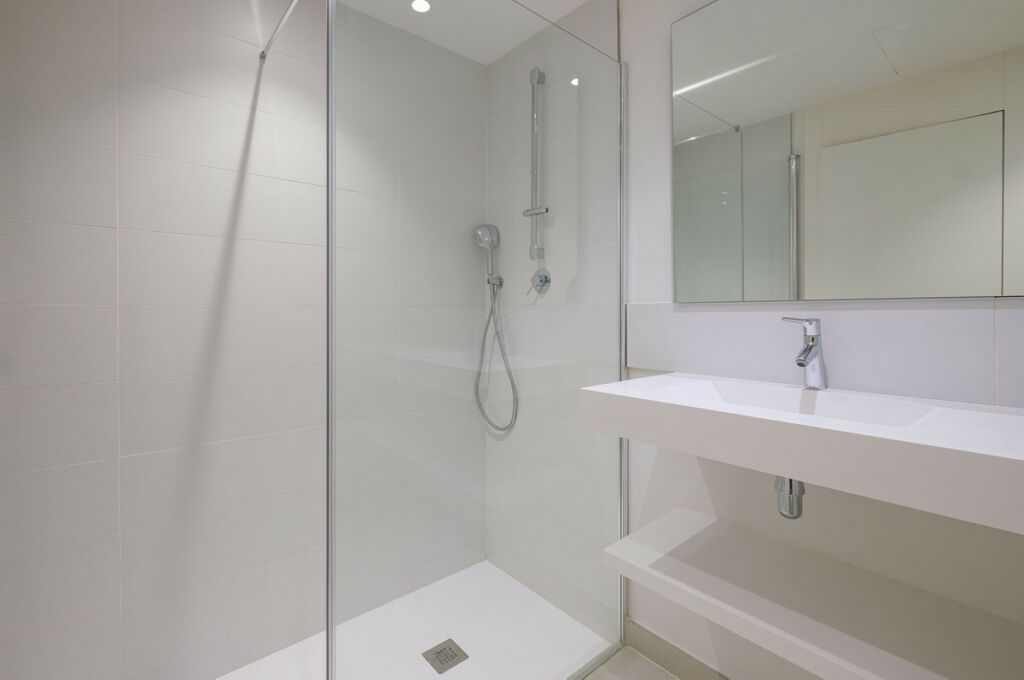 Middle Floor Apartment Carvajal Málaga - image 18