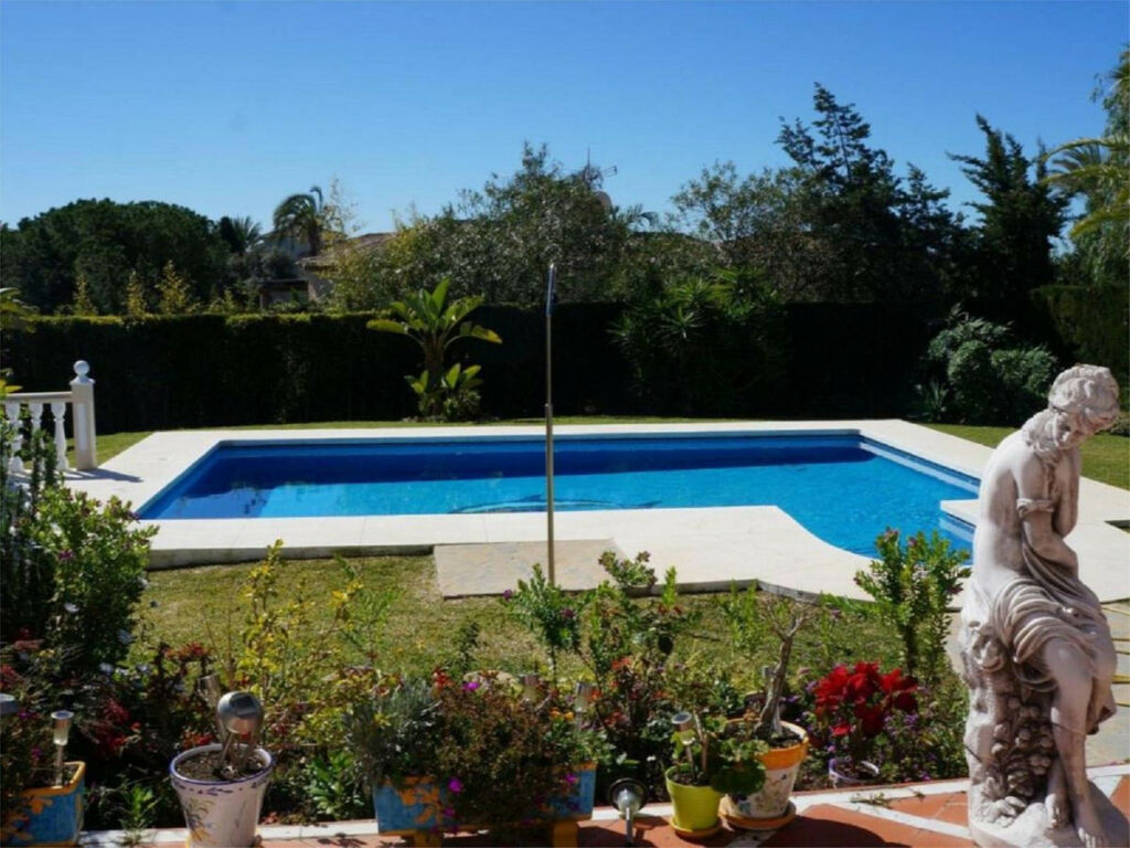 Detached Villa Marbesa Málaga - image 18