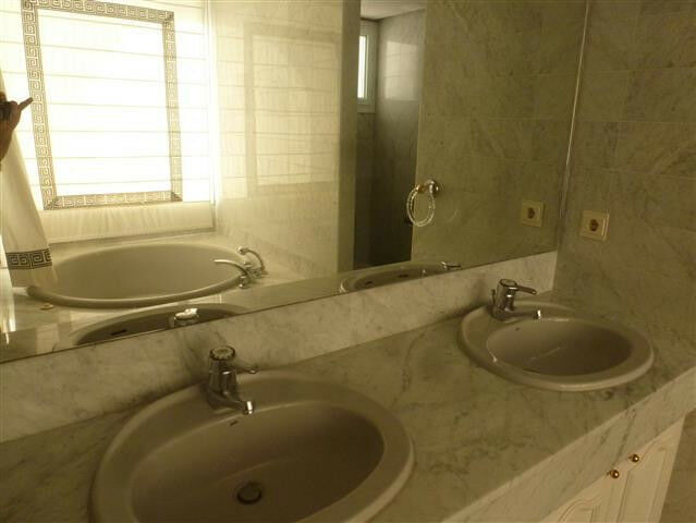 Penthouse Guadalmina Baja Málaga - image 18