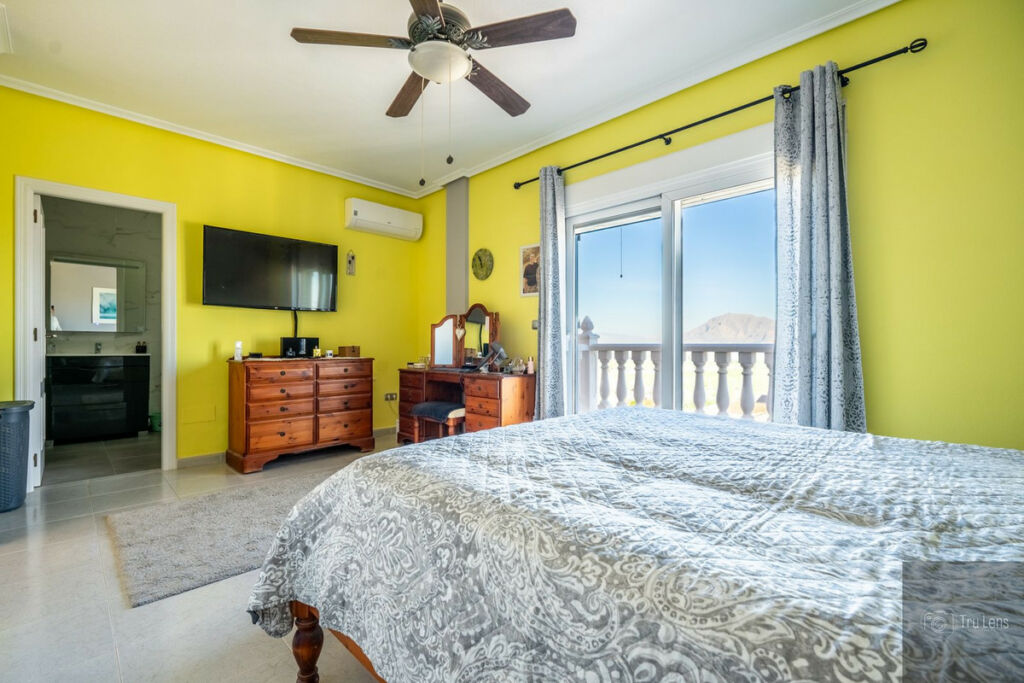 Detached Villa Benejuzar Alicante - image 18