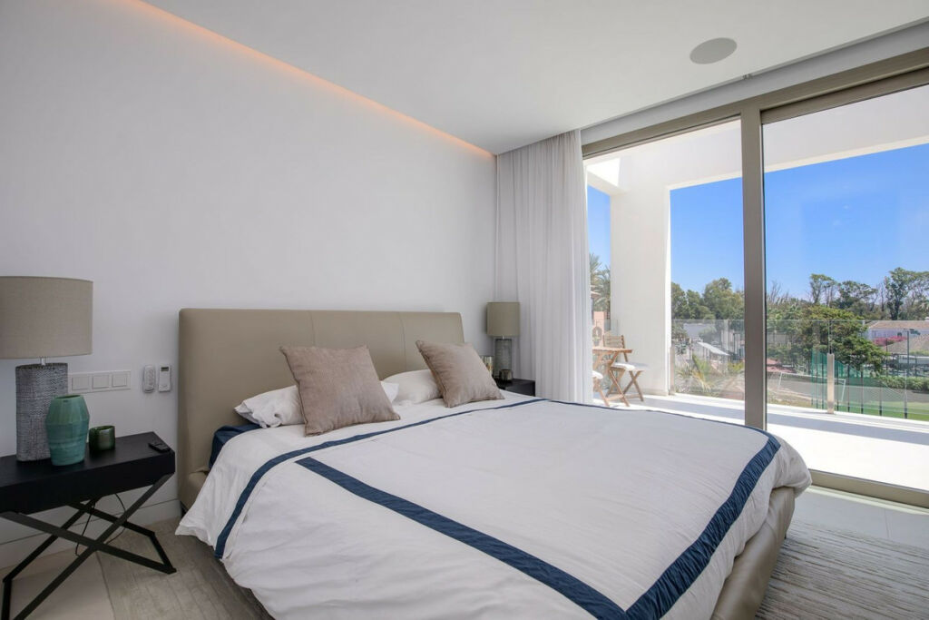 Detached Villa Guadalmina Baja Málaga - image 20