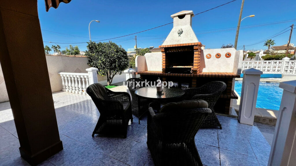 Detached Villa Playa Flamenca Alicante - image 19