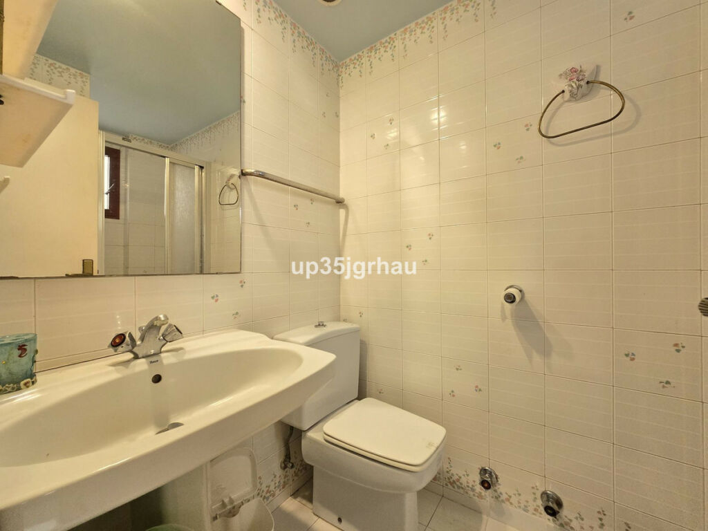 Middle Floor Apartment Estepona Málaga - image 19