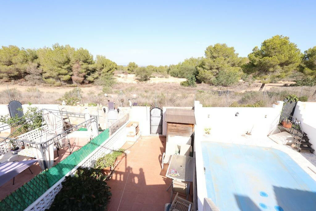 Townhouse Villamartin Alicante - image 19