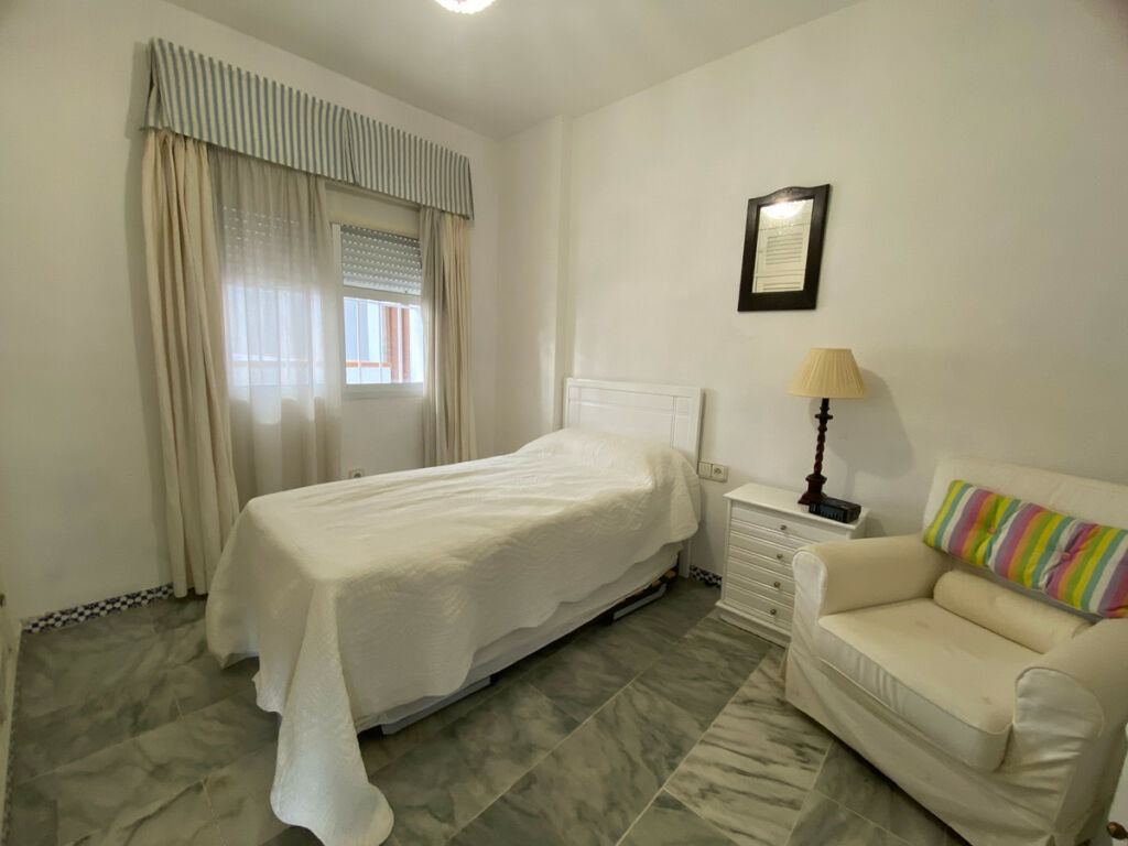 Middle Floor Apartment Fuengirola Málaga - image 19