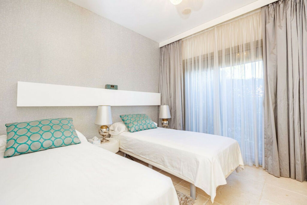 Ground Floor Apartment Benahavís Málaga - image 19
