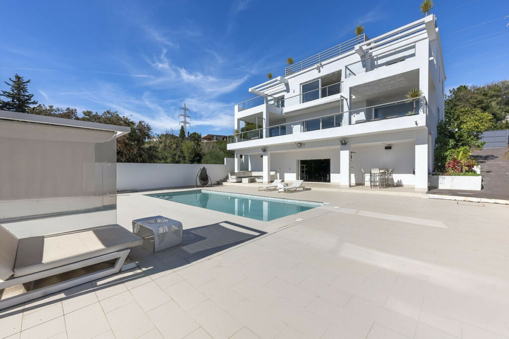 Detached Villa El Rosario Málaga - image 2