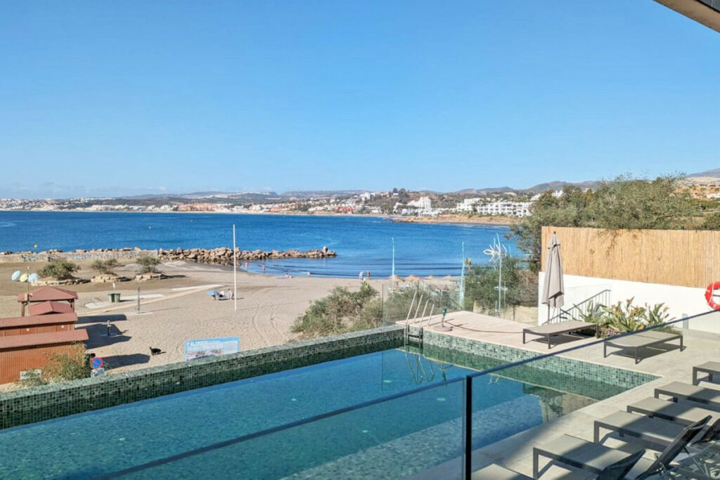 Ground Floor Apartment Estepona Málaga - image 2