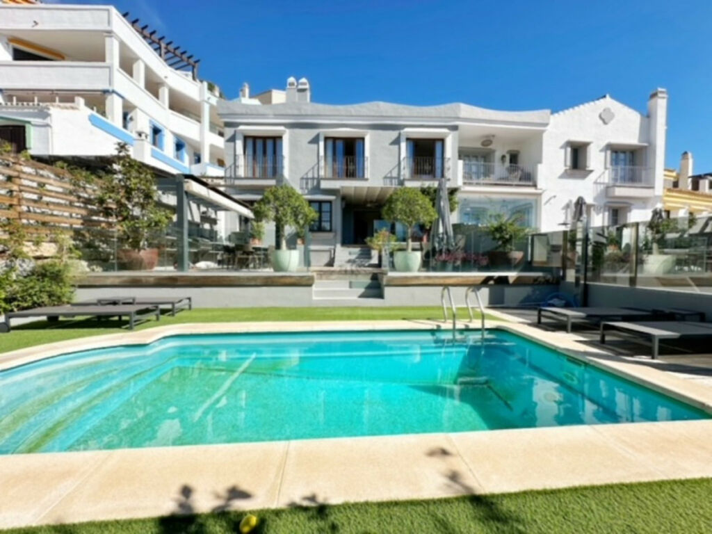 Semi-Detached House La Heredia Málaga - image 2